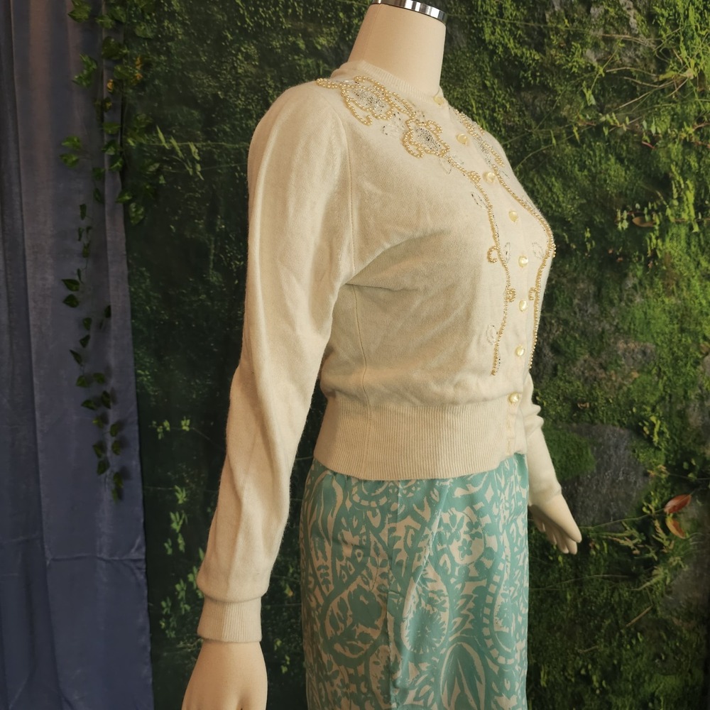 Vintage 1960's Cardigan Sweater Cream Beaded Susan Scott Originals Pinup - Picture 12 of 15